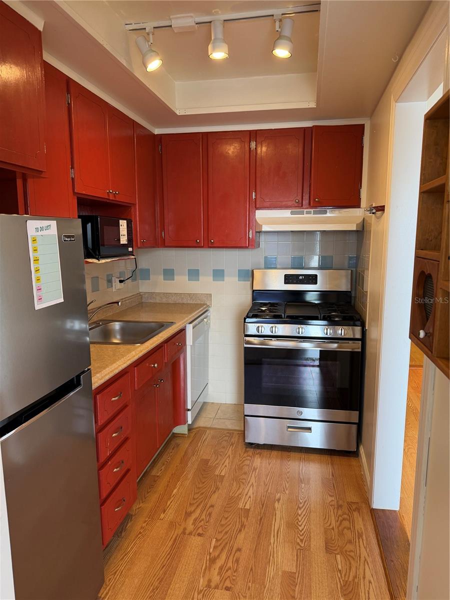 TOWN APTS CONDO - Residential