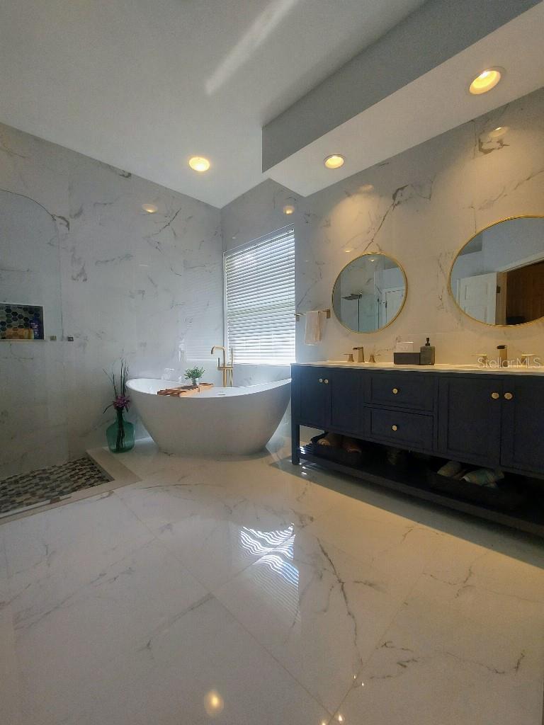 WESTCHASE SEC 305 & 306A - Residential