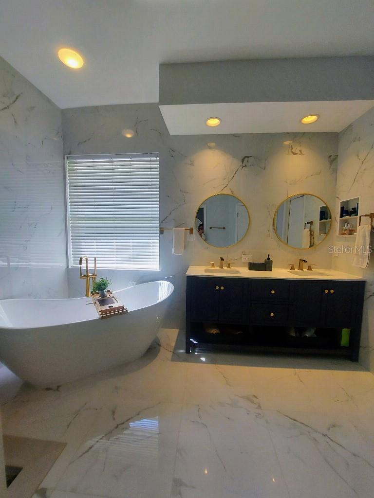 WESTCHASE SEC 305 & 306A - Residential