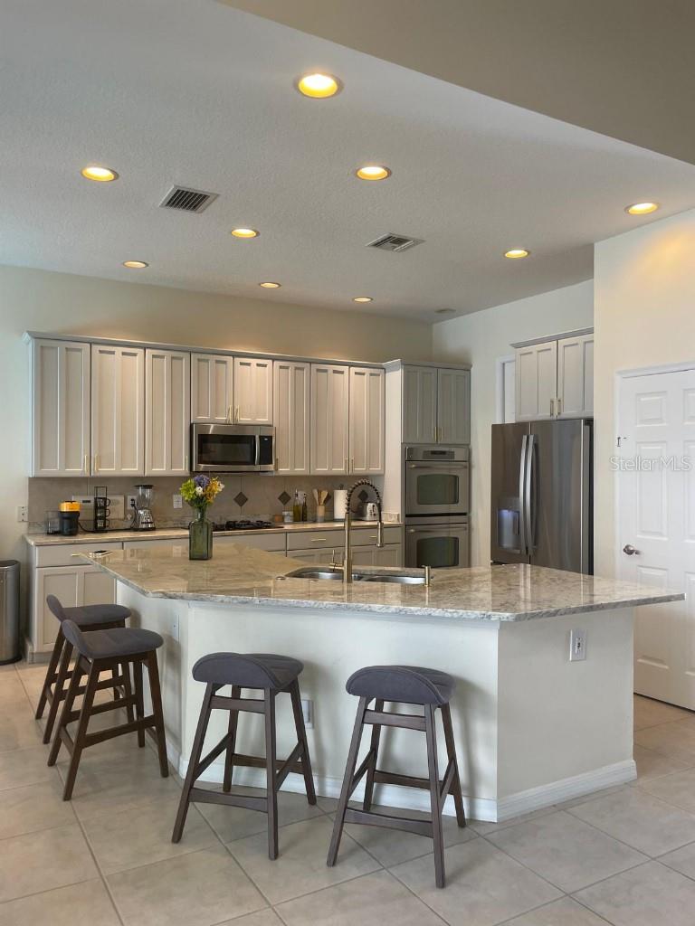 WESTCHASE SEC 305 & 306A - Residential