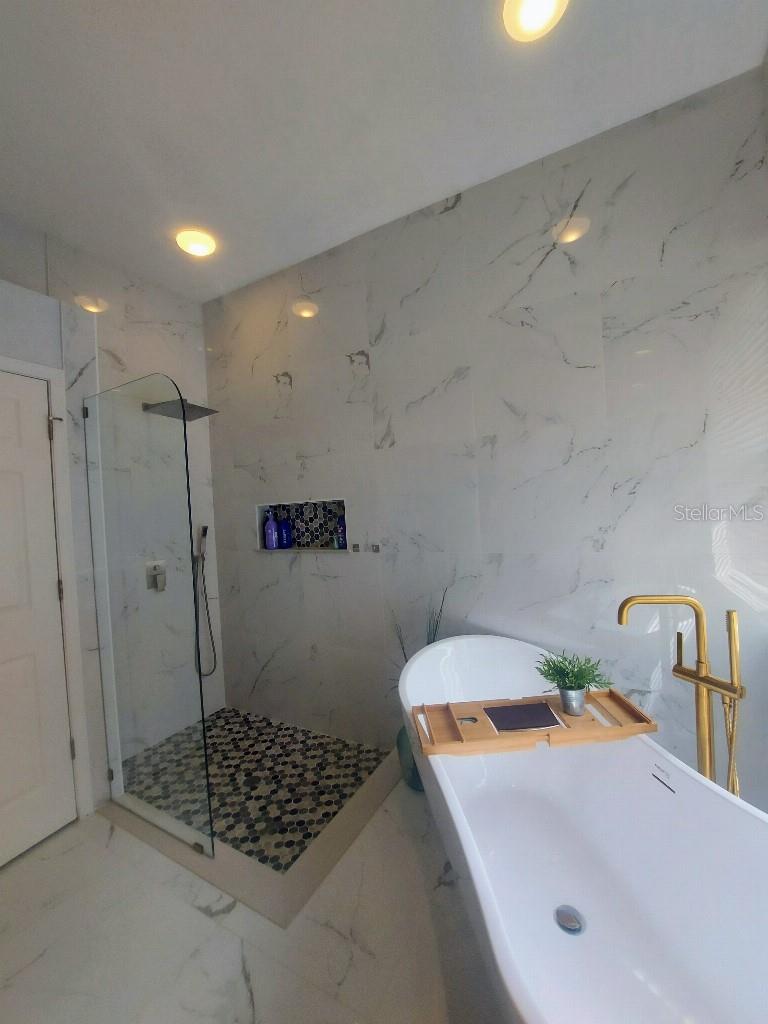 WESTCHASE SEC 305 & 306A - Residential