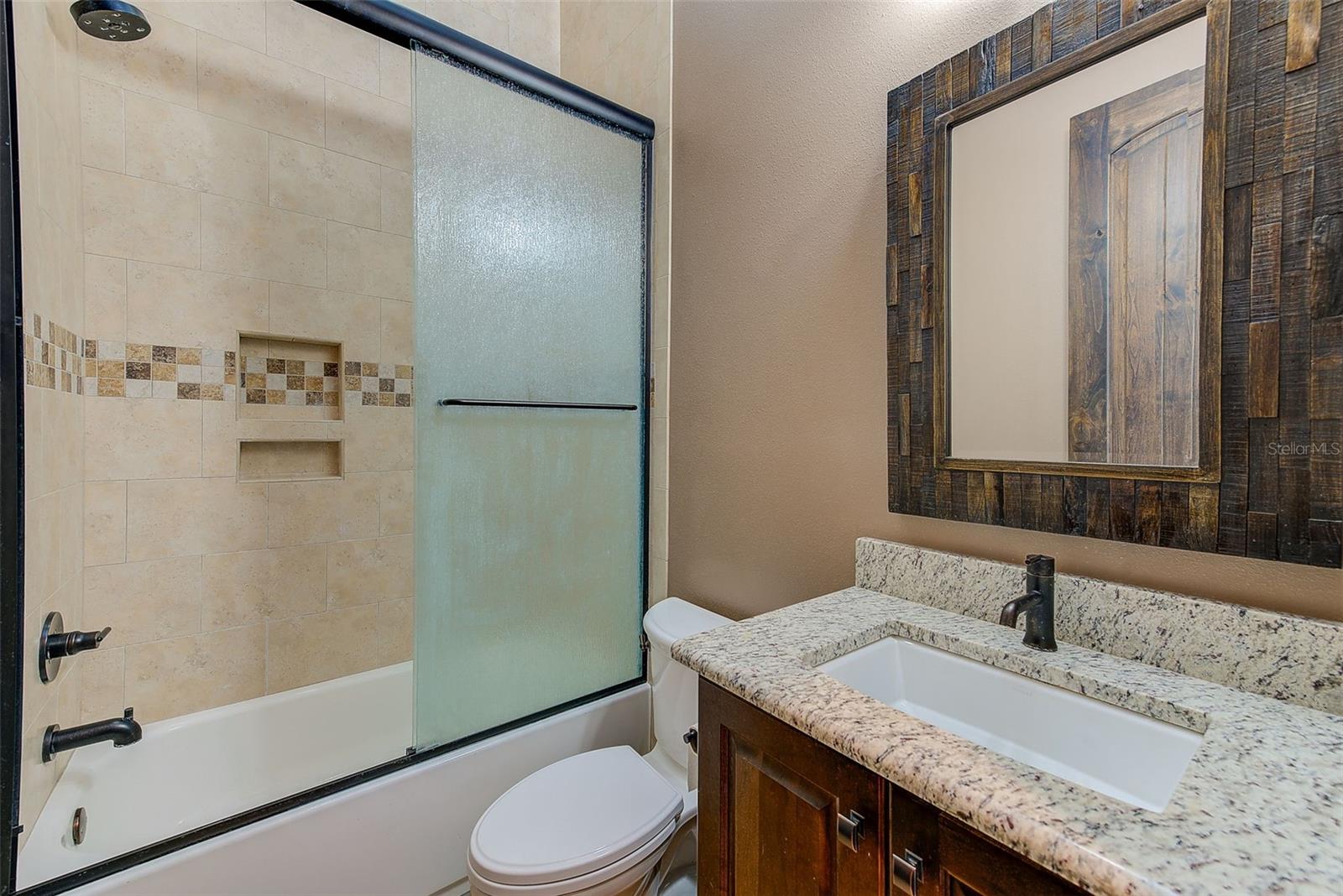 OAKHURST SHORES 1ST ADD - Residential