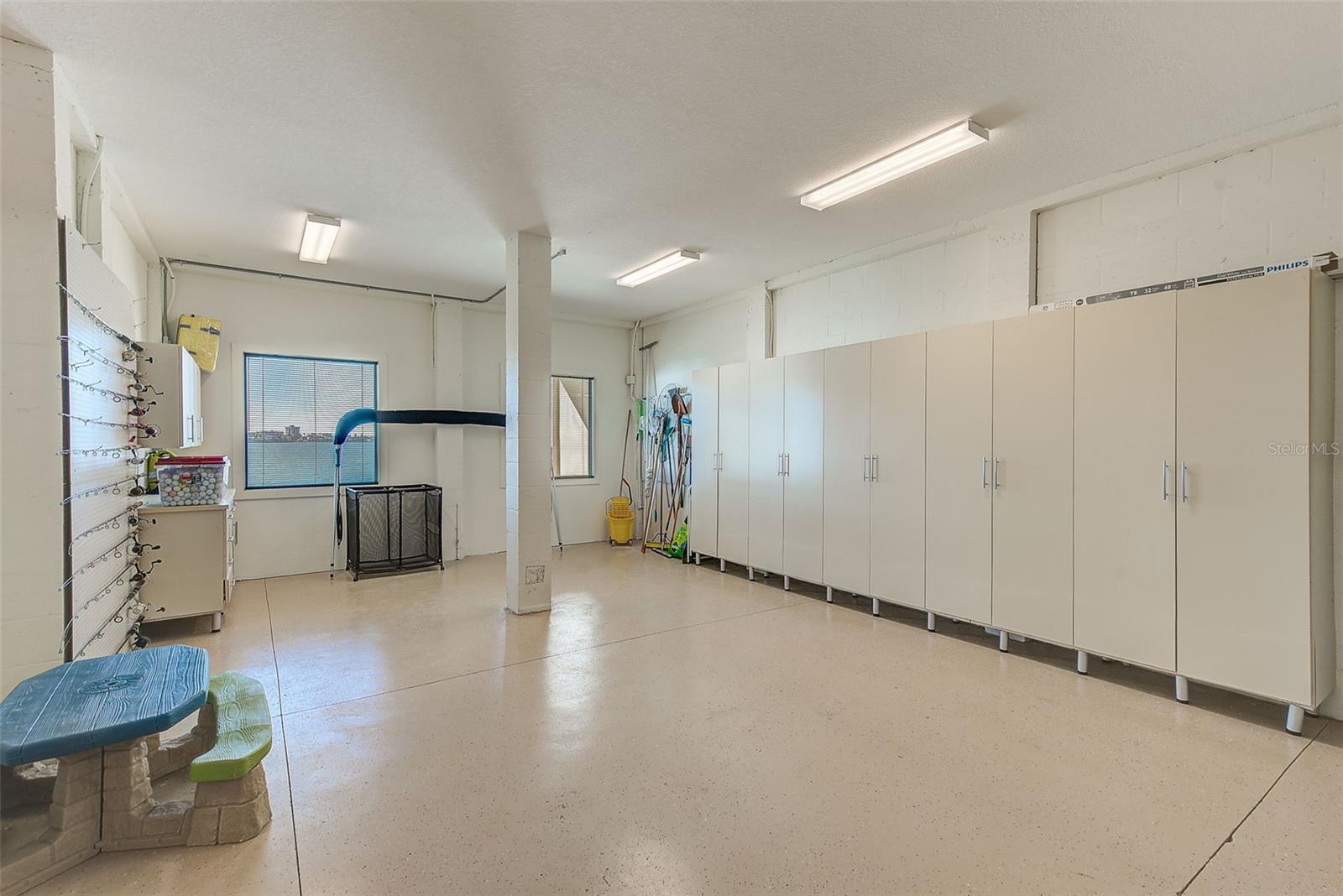 OAKHURST SHORES 1ST ADD - Residential