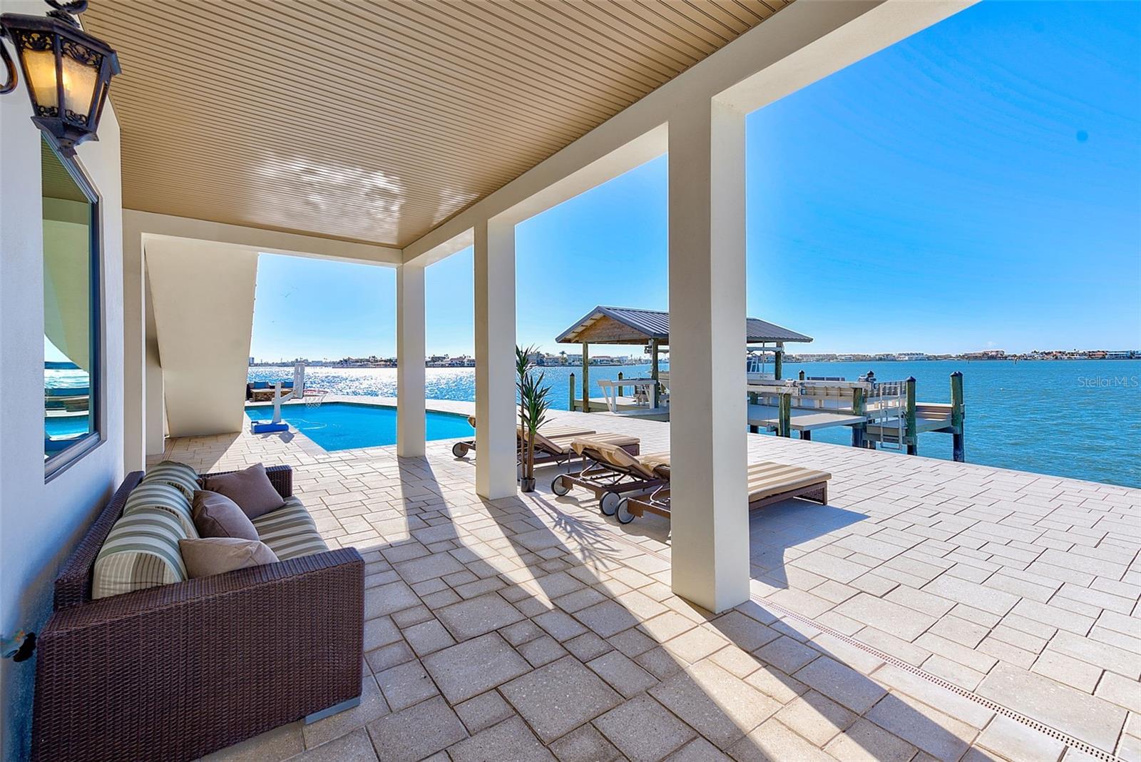 OAKHURST SHORES 1ST ADD - Residential