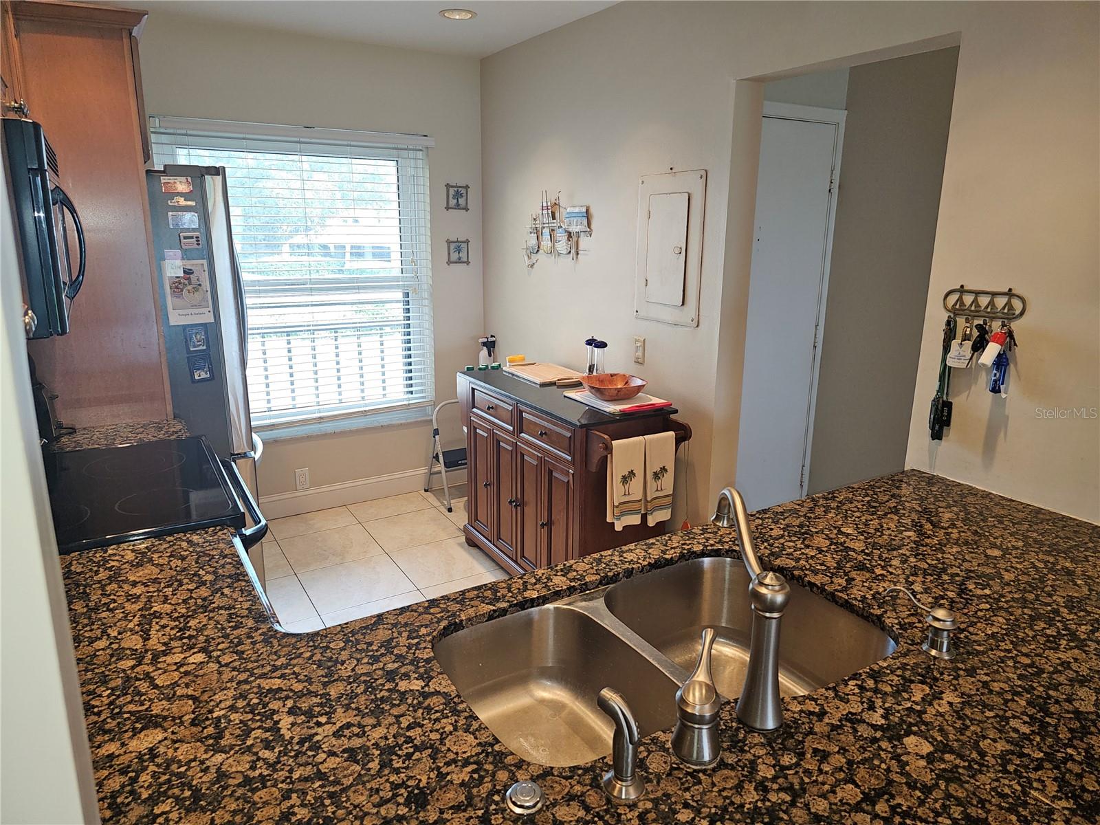 6177 SUN BOULEVARD 203