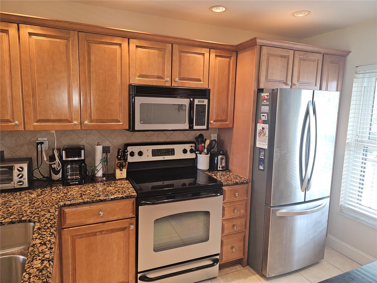 6177 SUN BOULEVARD 203