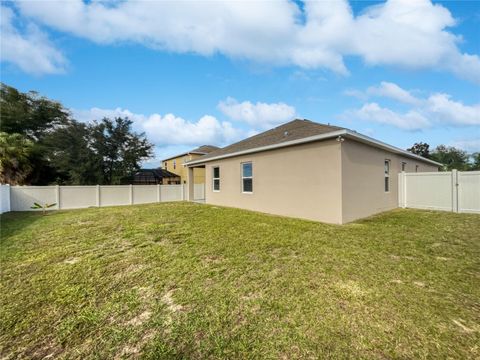 A home in WINTER HAVEN