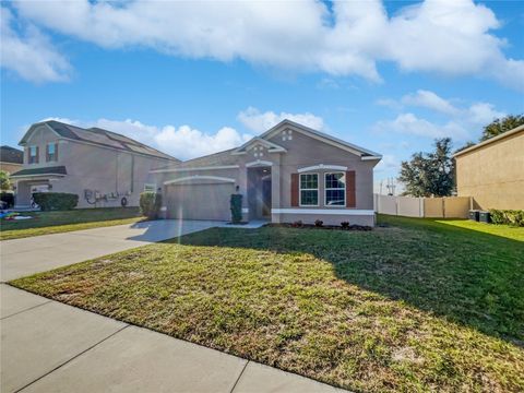 A home in WINTER HAVEN