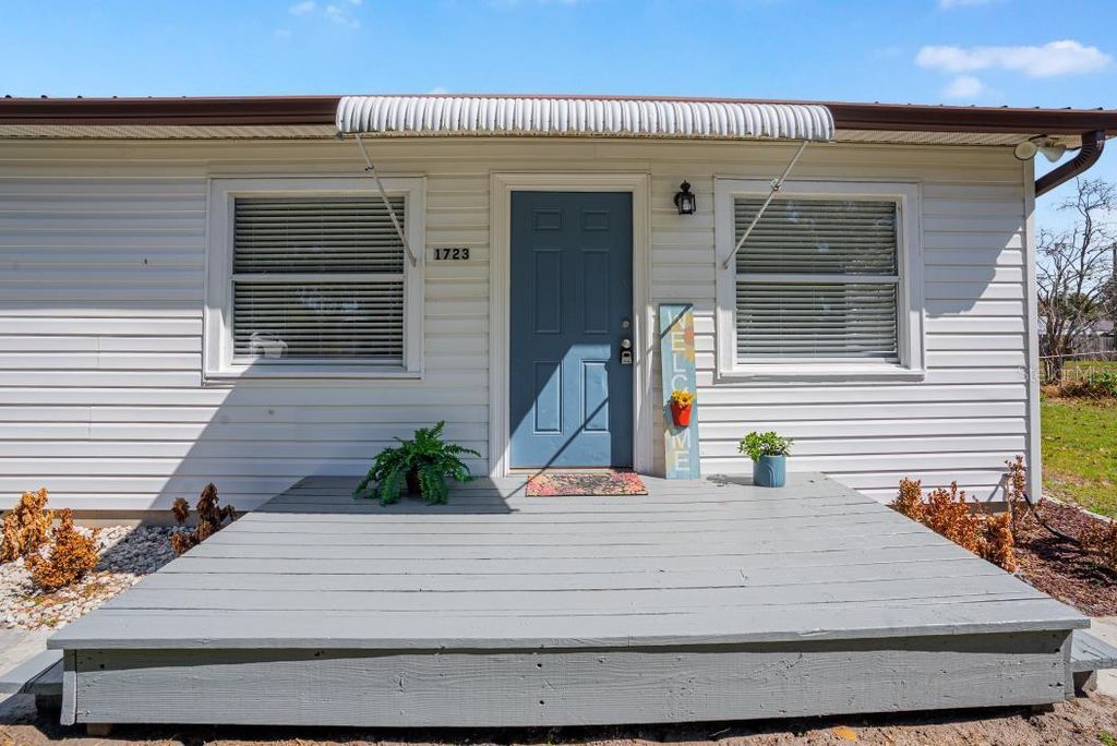 Photo of 1723 Kentucky Avenue, Saint Cloud, FL 34769 (MLS # S5144629)