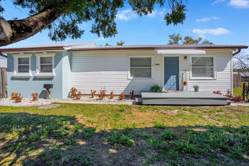 Photo of 1723 Kentucky Avenue, Saint Cloud, FL 34769 (MLS # S5144629)