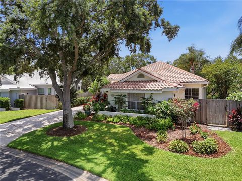 Photo of 812 Live Oak Terrace NE, St Petersburg, FL 33703 (MLS # TB8508007)