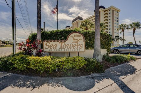 Condominium in ST PETERSBURG FL 4550 COVE CIRCLE.jpg