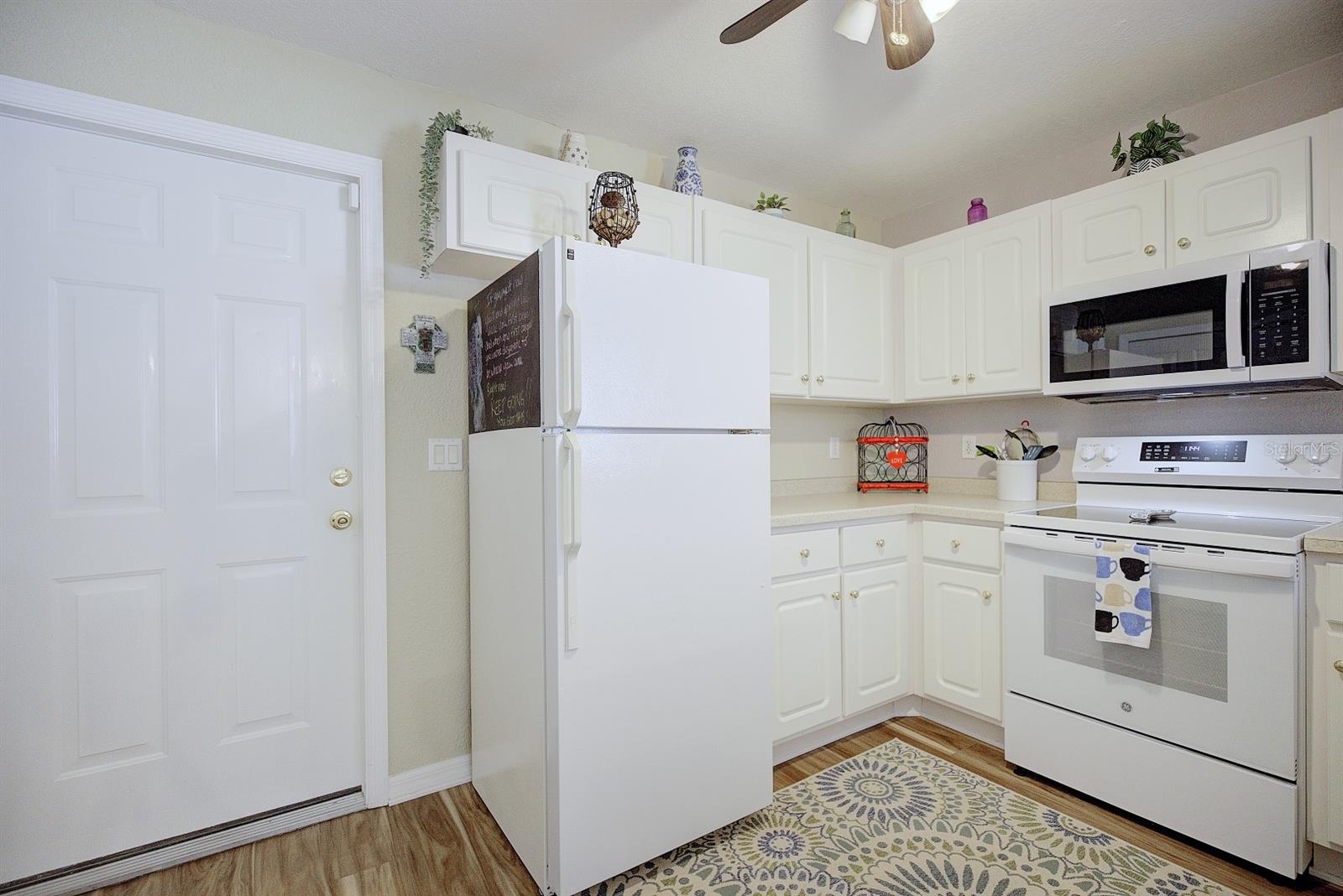 SUN N LAKES DUPLEXES UNIT 13 - Residential