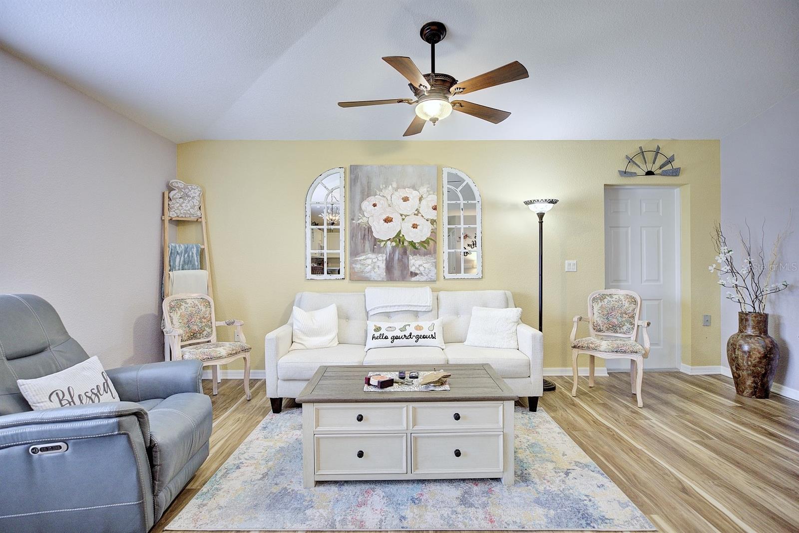 SUN N LAKES DUPLEXES UNIT 13 - Residential