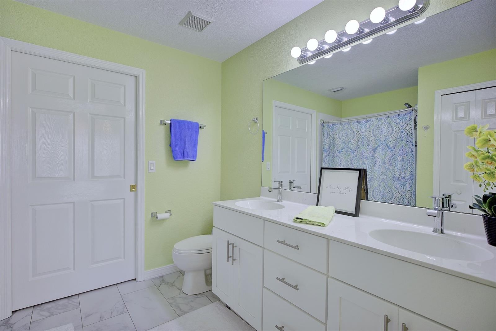 SUN N LAKES DUPLEXES UNIT 13 - Residential