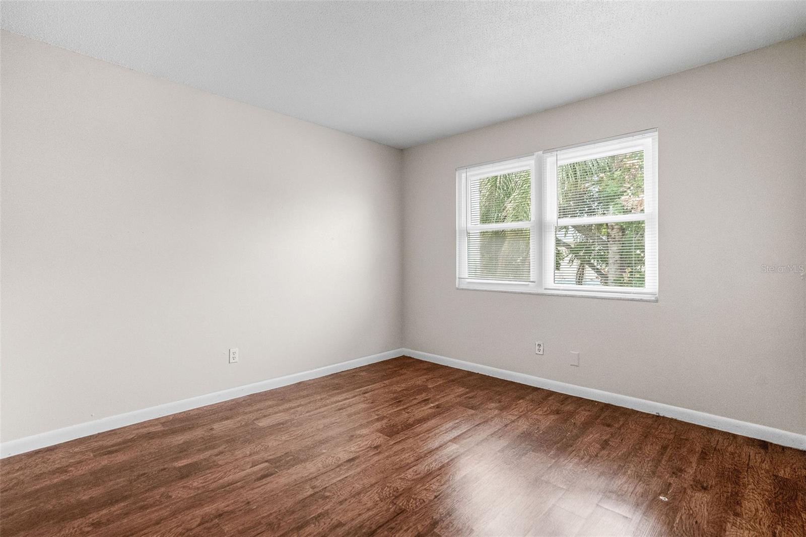 VALENCIA PARK - Residential Lease