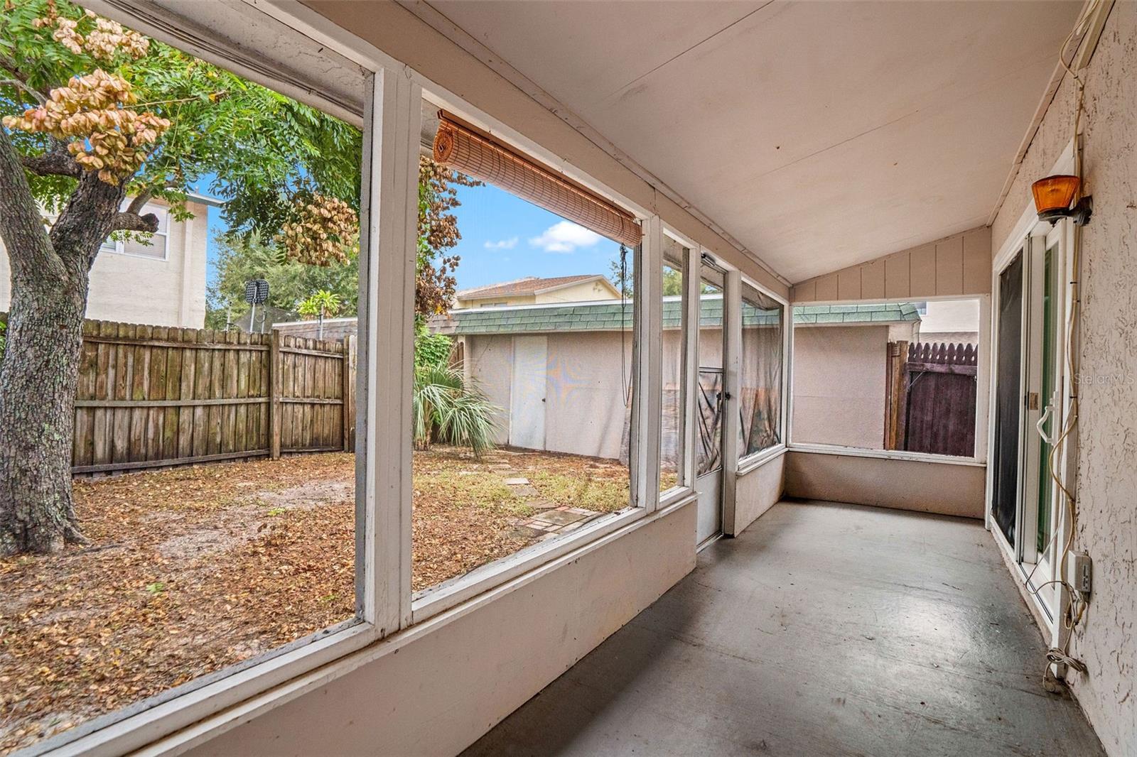 VALENCIA PARK - Residential Lease