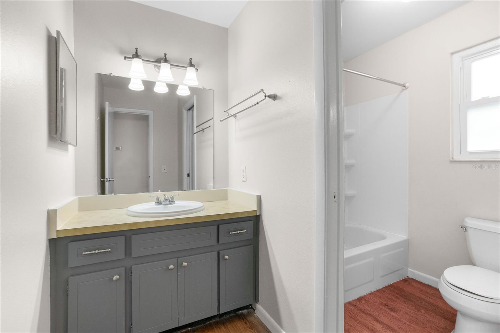 VALENCIA PARK - Residential Lease