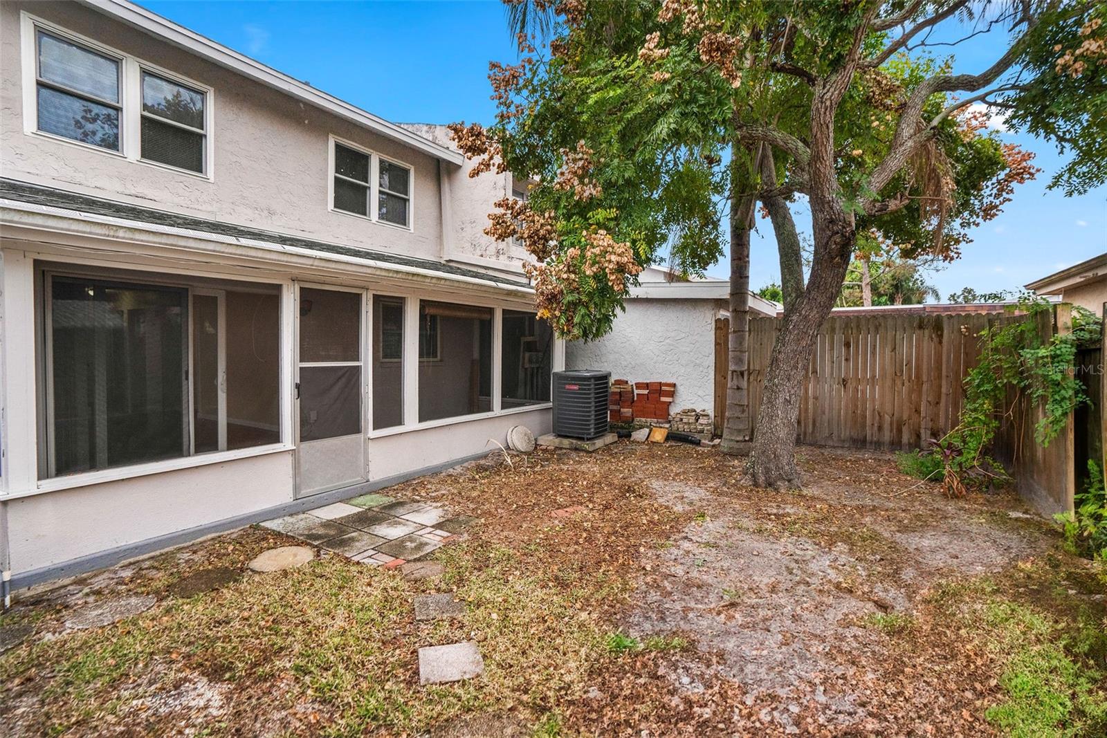 VALENCIA PARK - Residential Lease