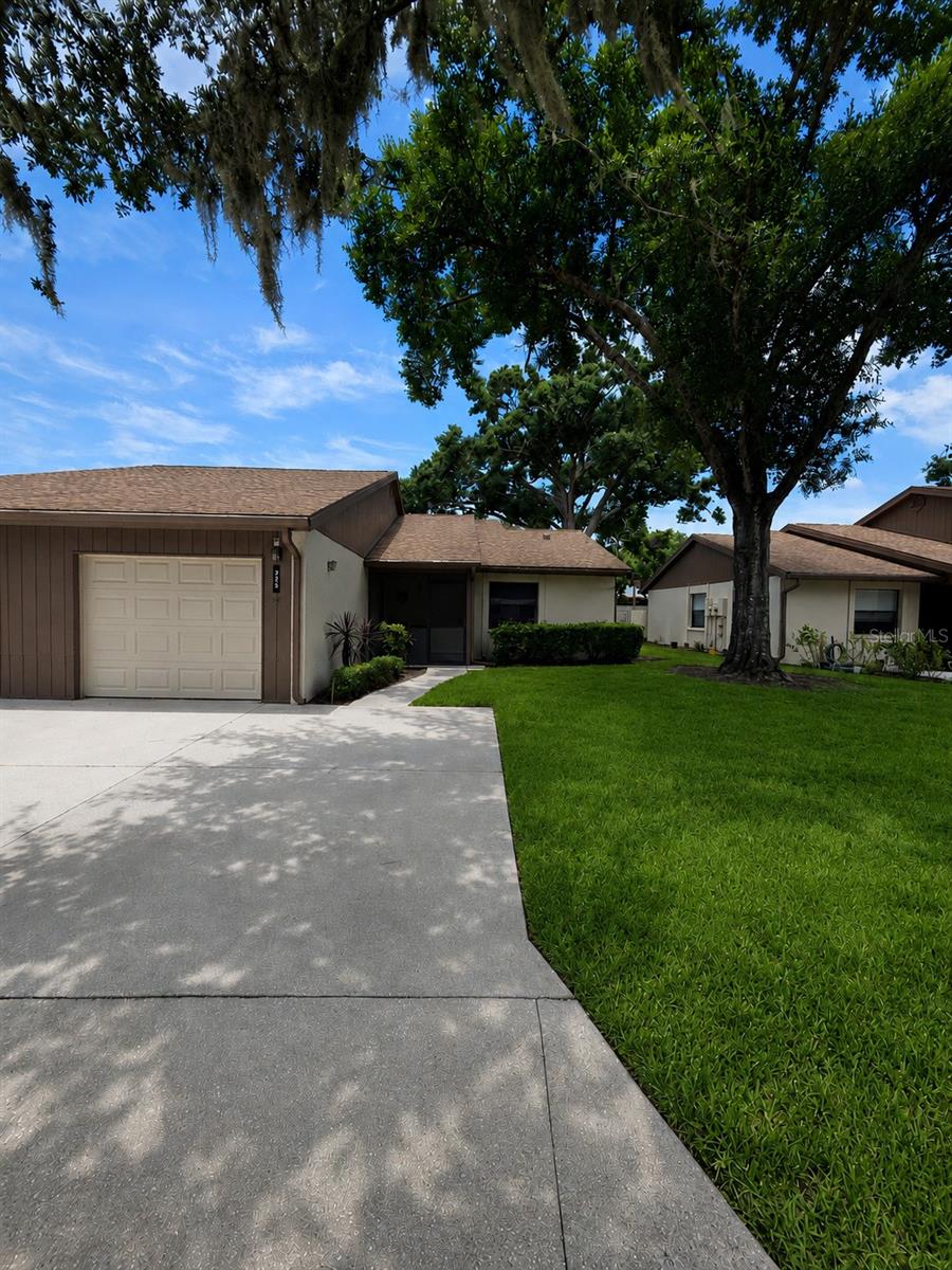 225 OAK HILL DRIVE 10