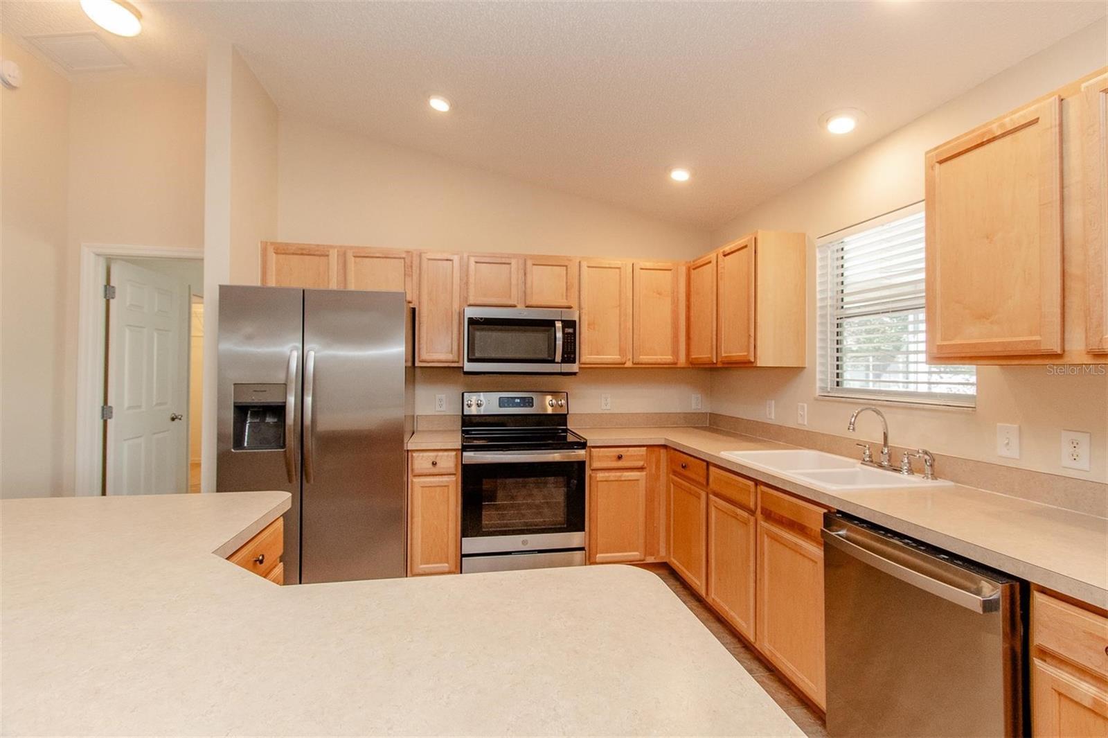 1425 HOLLYBERRY PLACE