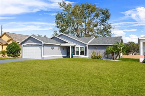 A home in LAKELAND