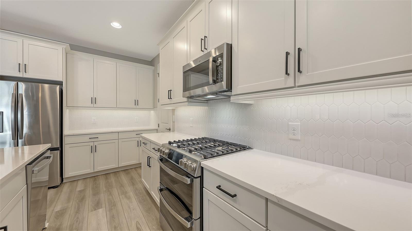 SWEETWATER AT LAKEWOOD RANCH PH I & II - Residential Lease