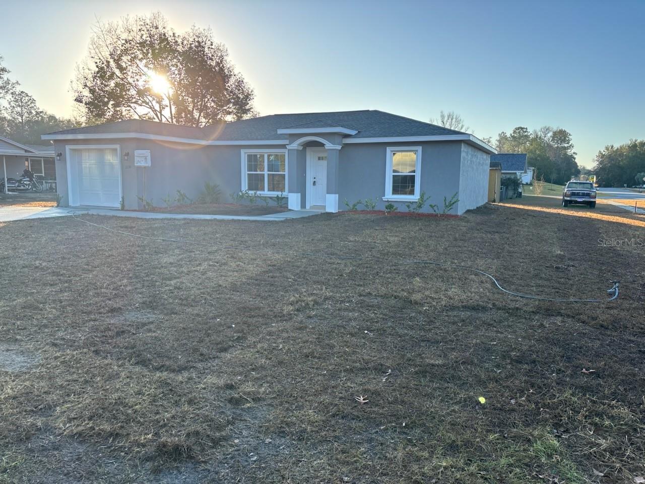 2330 W MENORES DRIVE