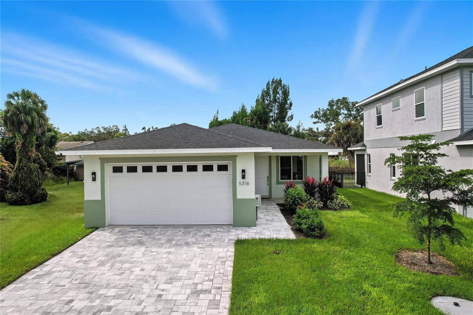 BROADWAY - Residential