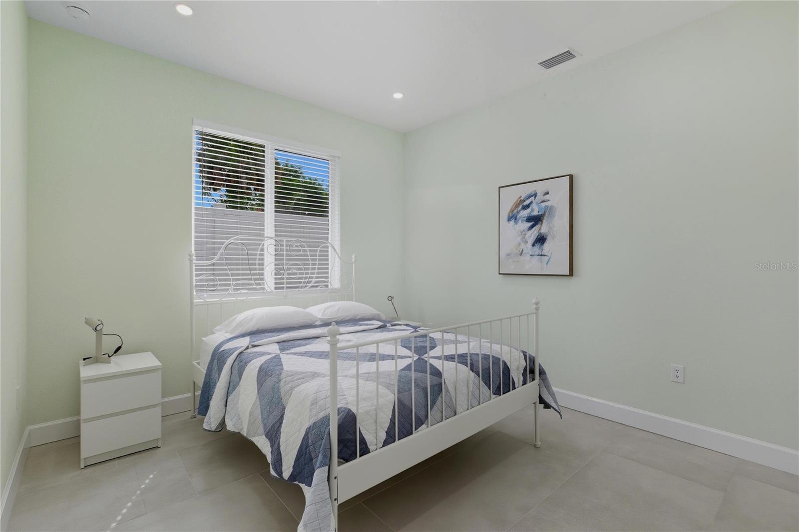 BROADWAY - Residential