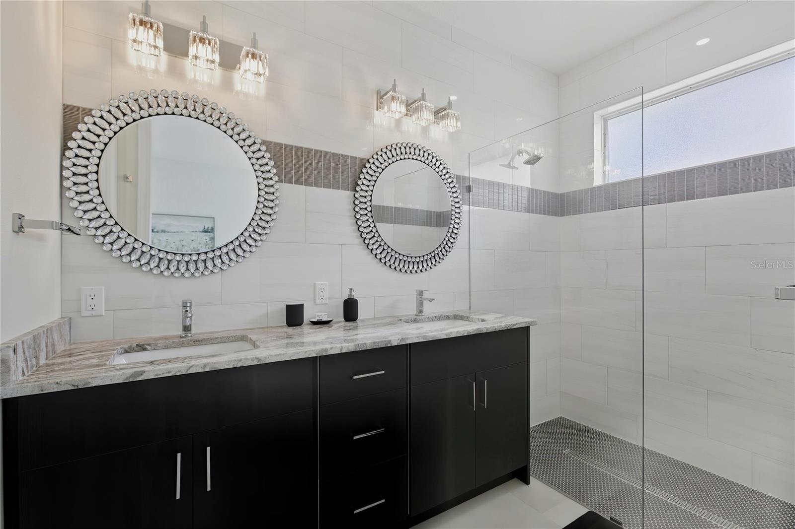 BROADWAY - Residential