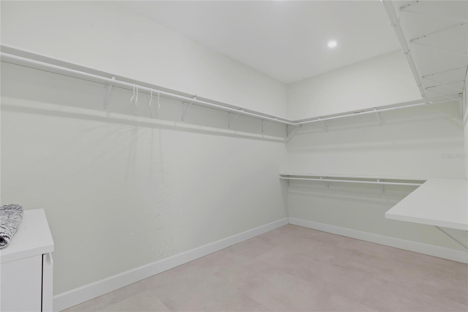 BROADWAY - Residential