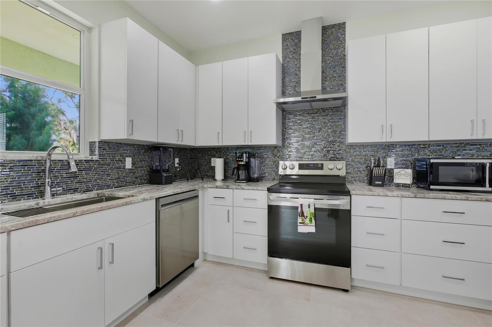 BROADWAY - Residential