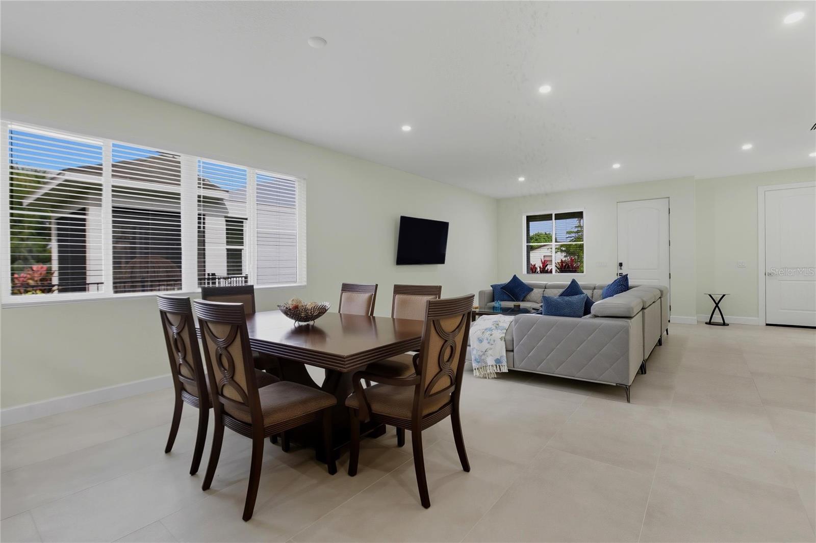 BROADWAY - Residential