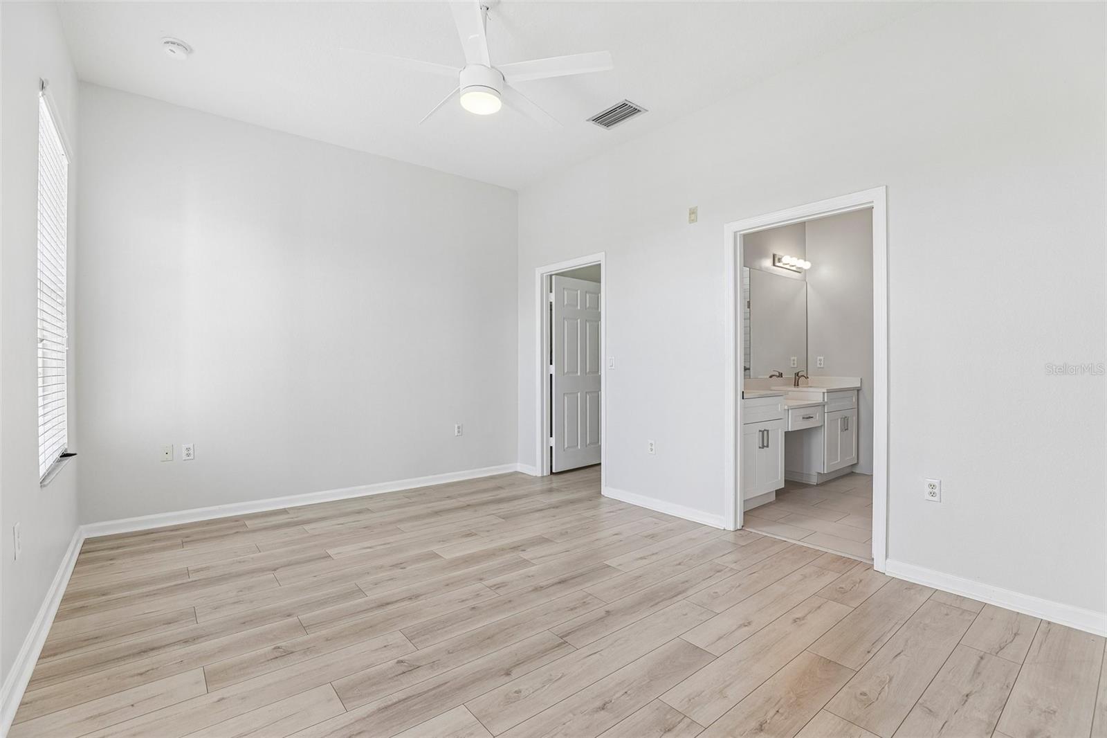 BALDWIN PARK #4 CONDO - Residential