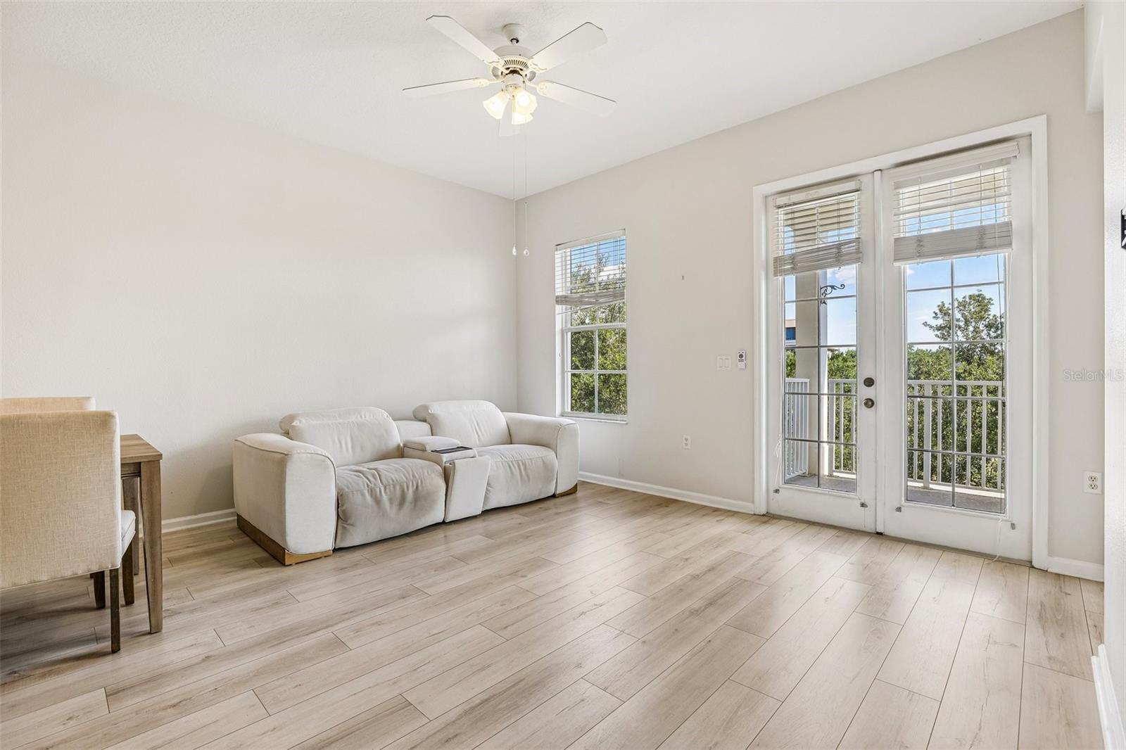 BALDWIN PARK #4 CONDO - Residential