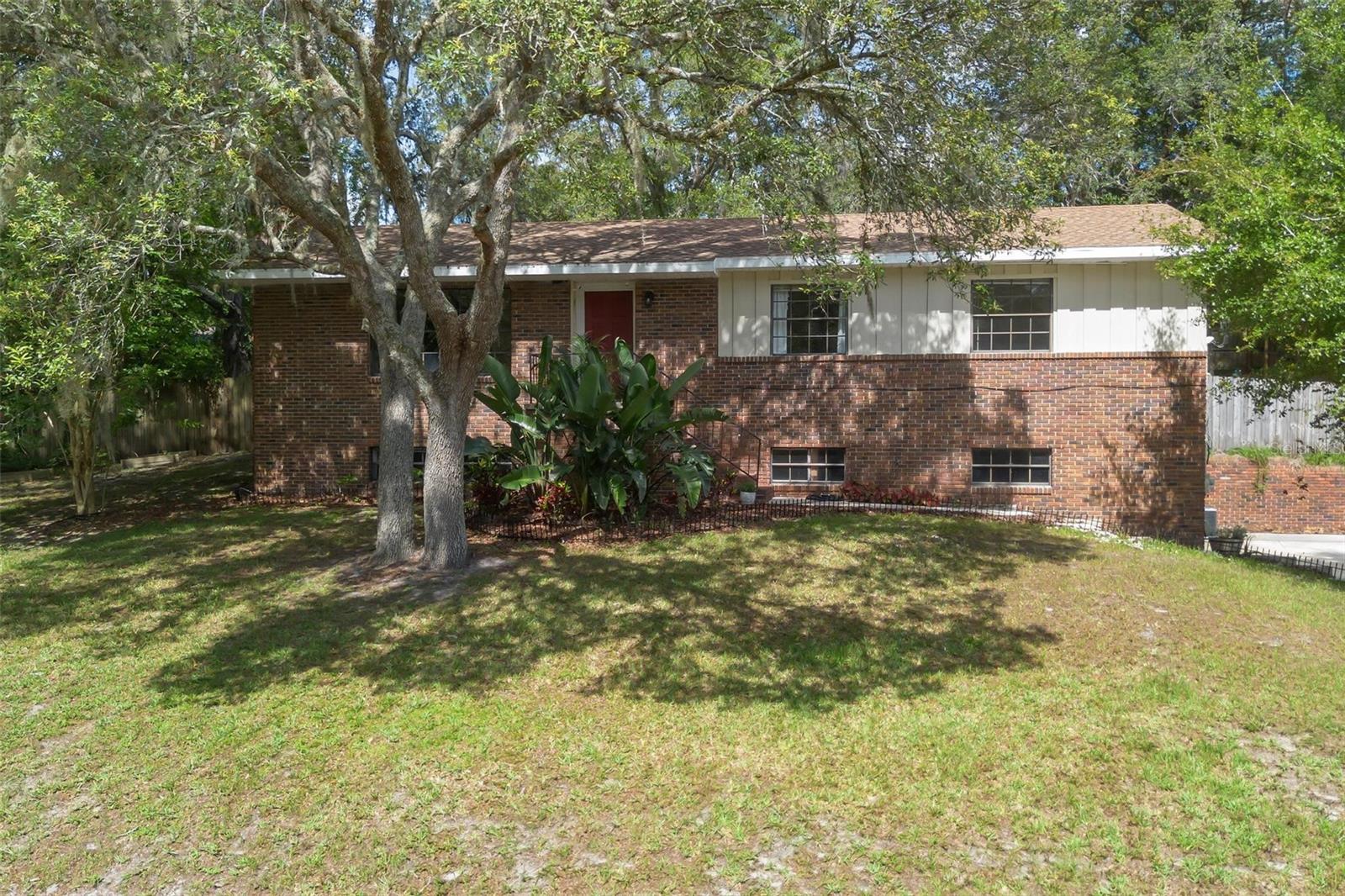 2032 YORKSHIRE DRIVE