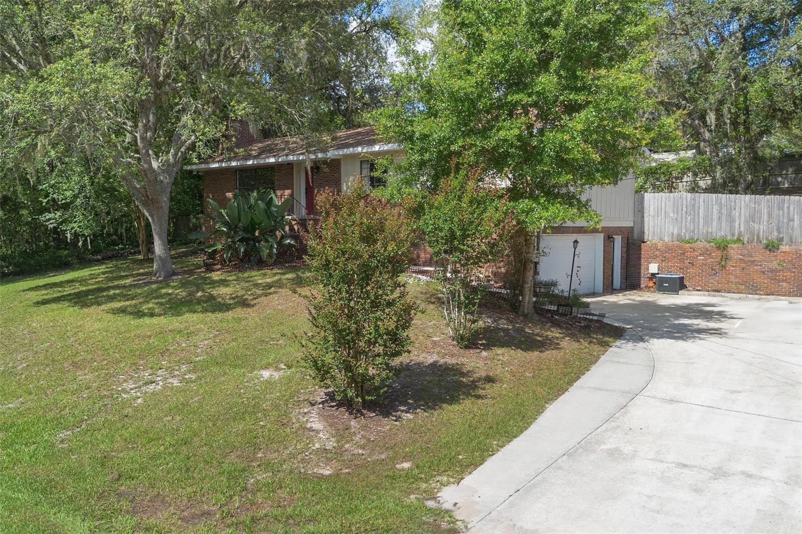 2032 YORKSHIRE DRIVE