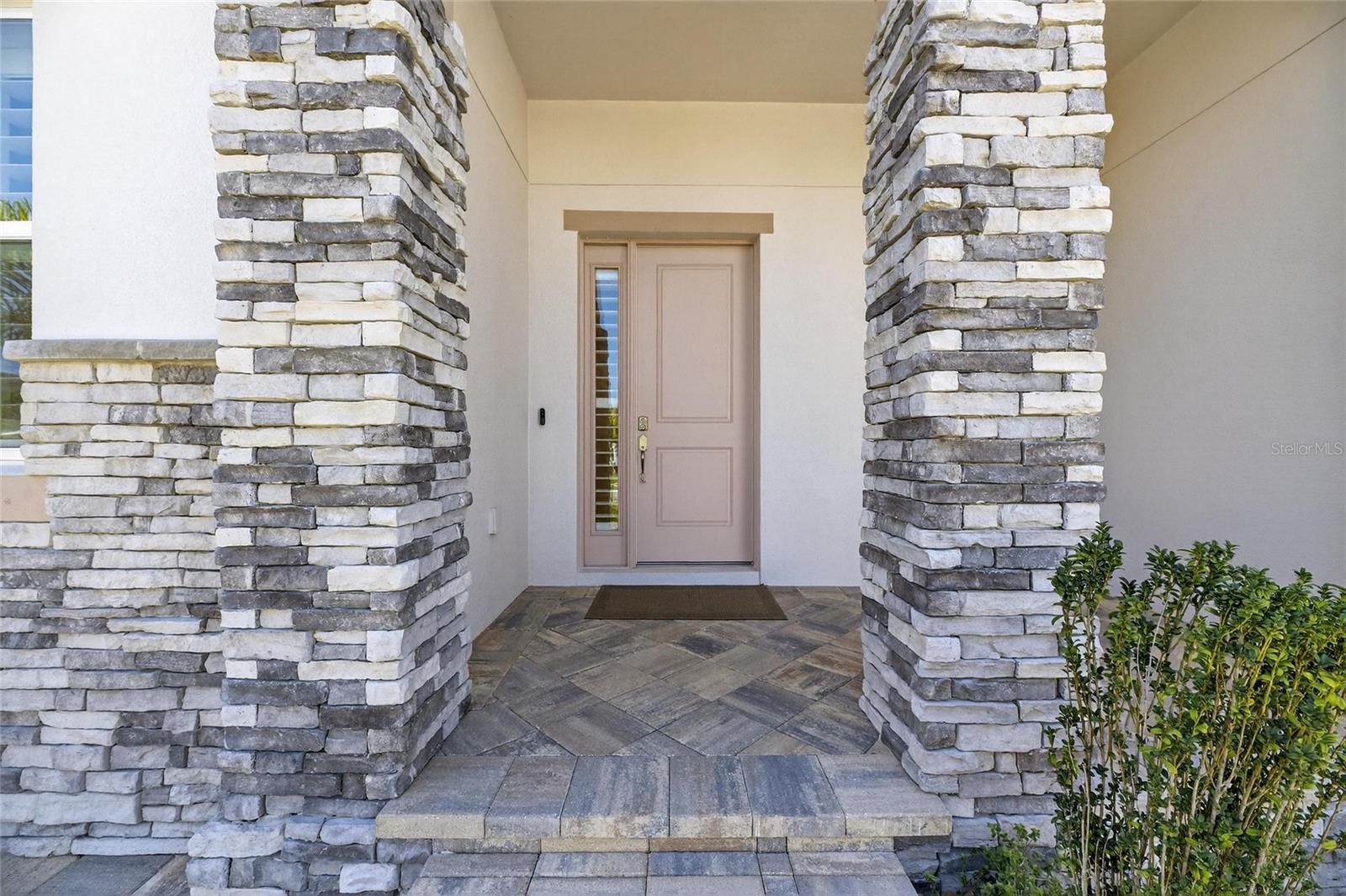 MIRABAY - Residential