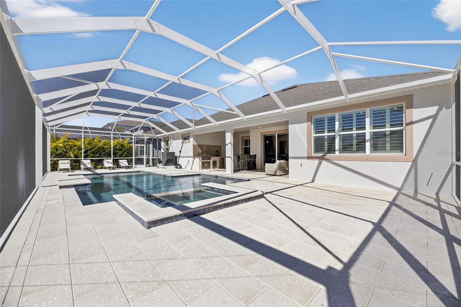 MIRABAY - Residential