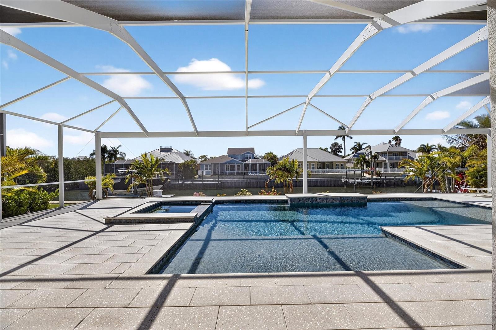 MIRABAY - Residential