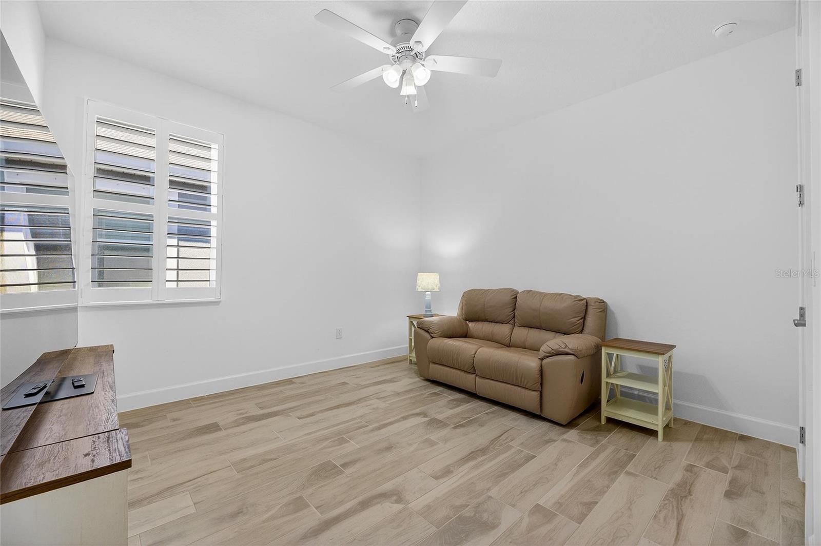 MIRABAY - Residential