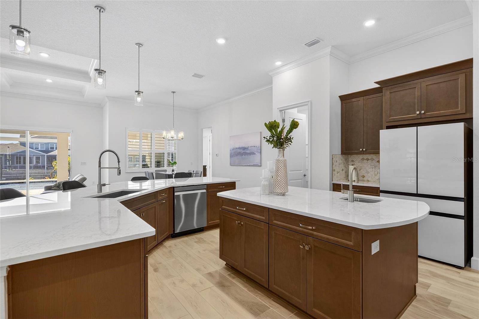 MIRABAY - Residential