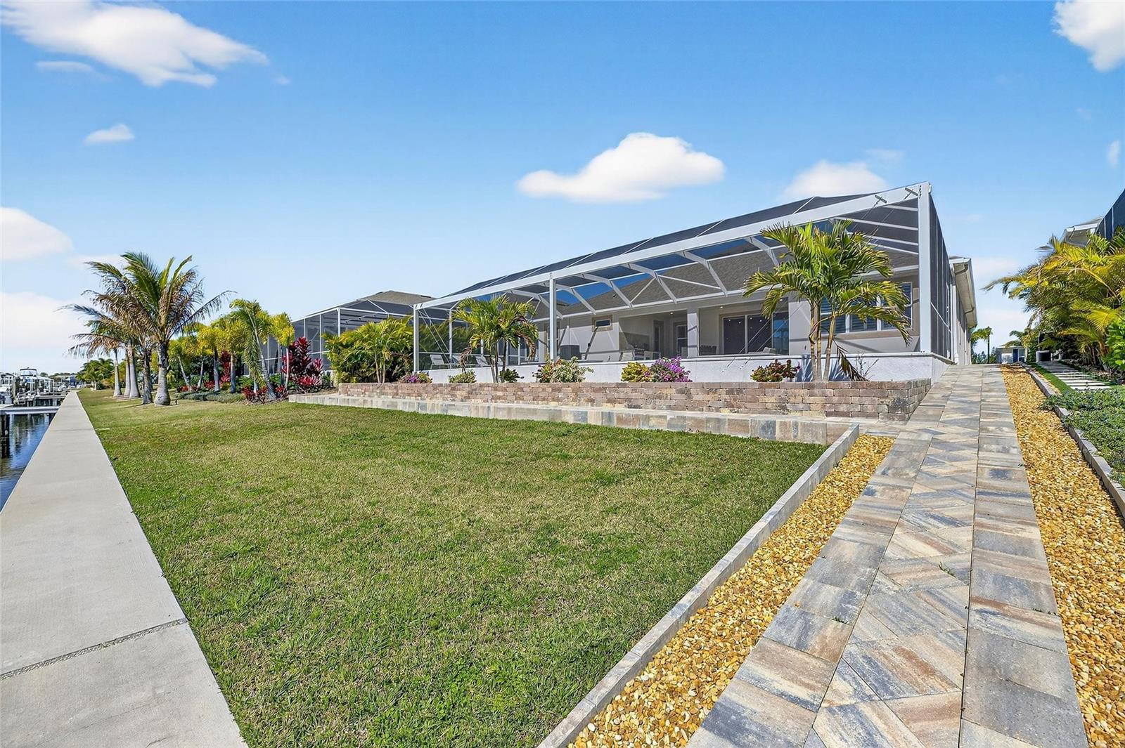 MIRABAY - Residential