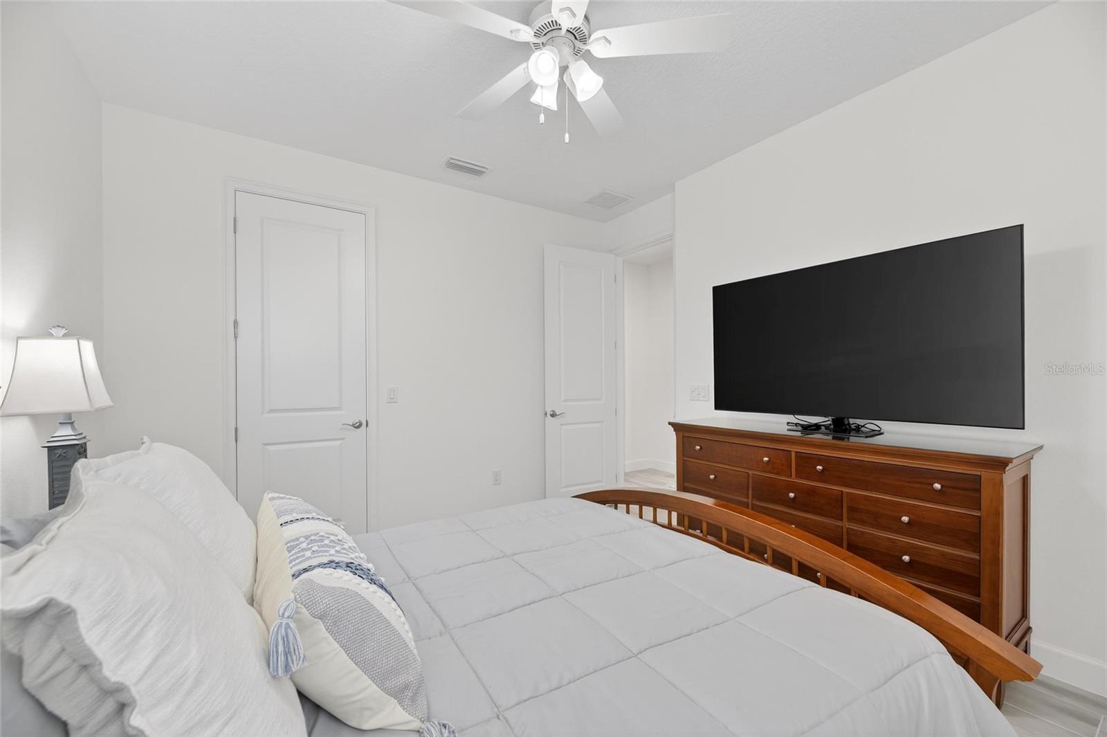 MIRABAY - Residential