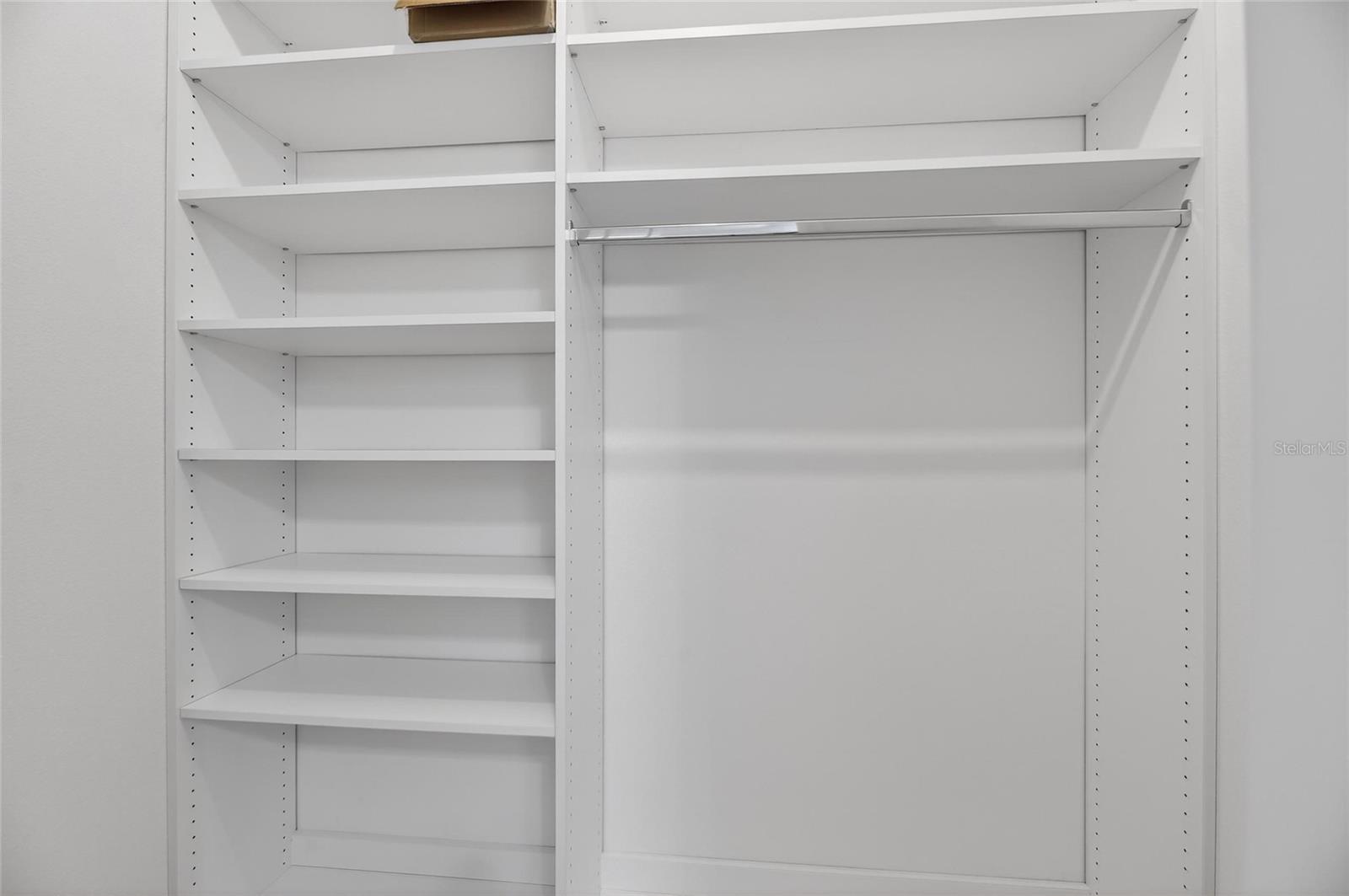 MIRABAY - Residential