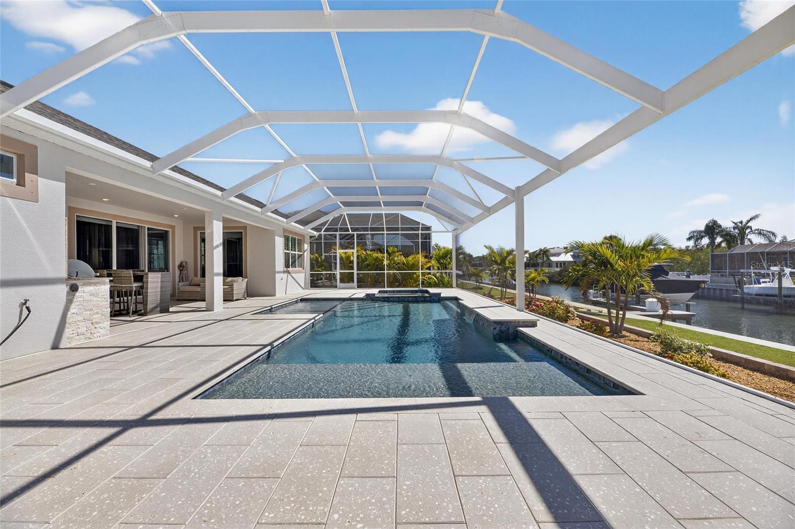 MIRABAY - Residential