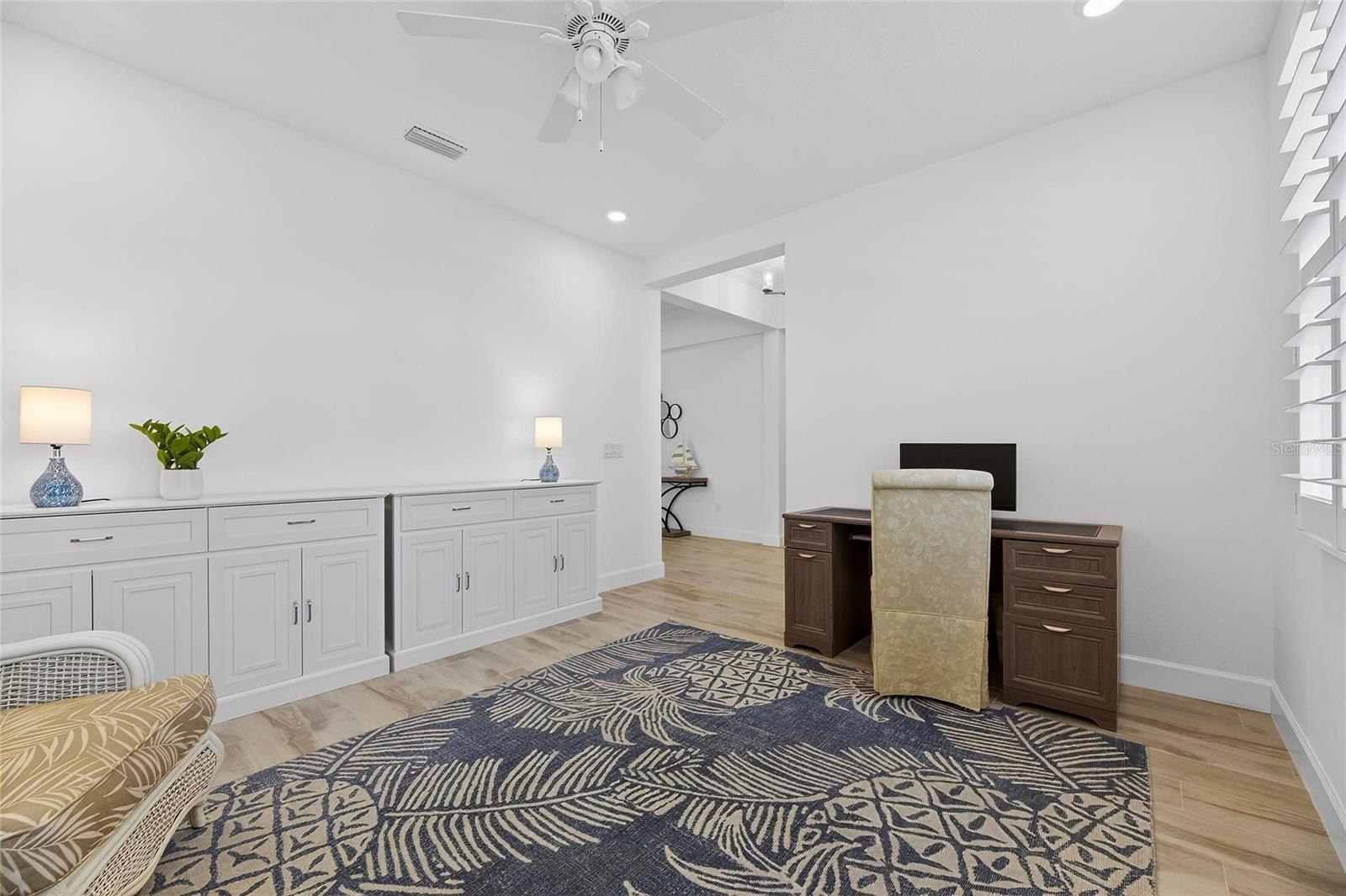 MIRABAY - Residential