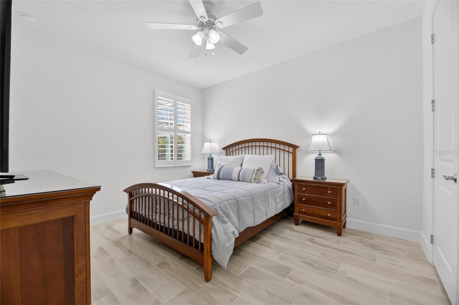 MIRABAY - Residential