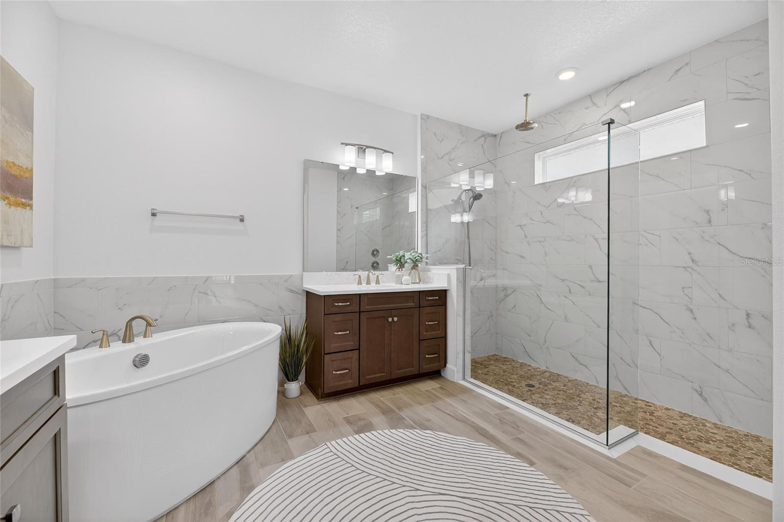 MIRABAY - Residential